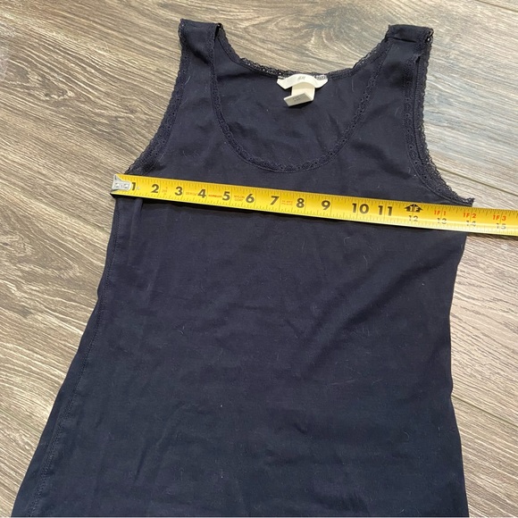 H&M dark navy stretchy tank top, size M - Picture 3 of 6